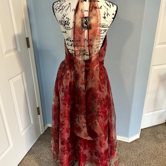 BRICK RED FLORAL HALTER MIDI DRESS - Picture 8 of 9